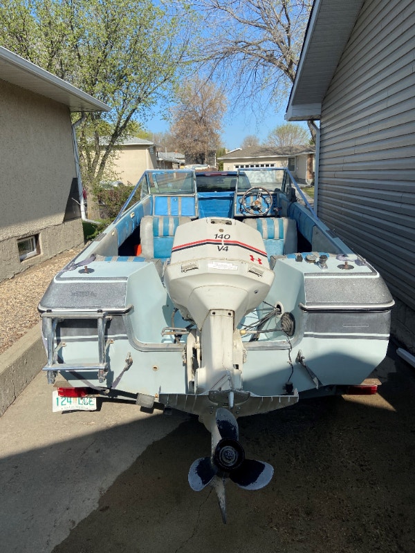 16 ft Edson Boat 140HP Johnson Powerboats & Motorboats Regina Kijiji