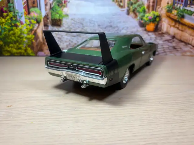 1:18 Ertl 1969 Dodge Charger Daytona Die-Cast Die-Cast model New in Arts & Collectibles in Mississauga / Peel Region - Image 6