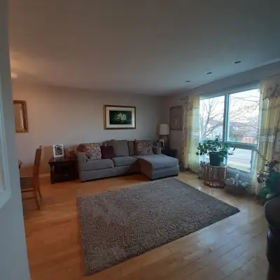Two bedroom upper unit in Duplex