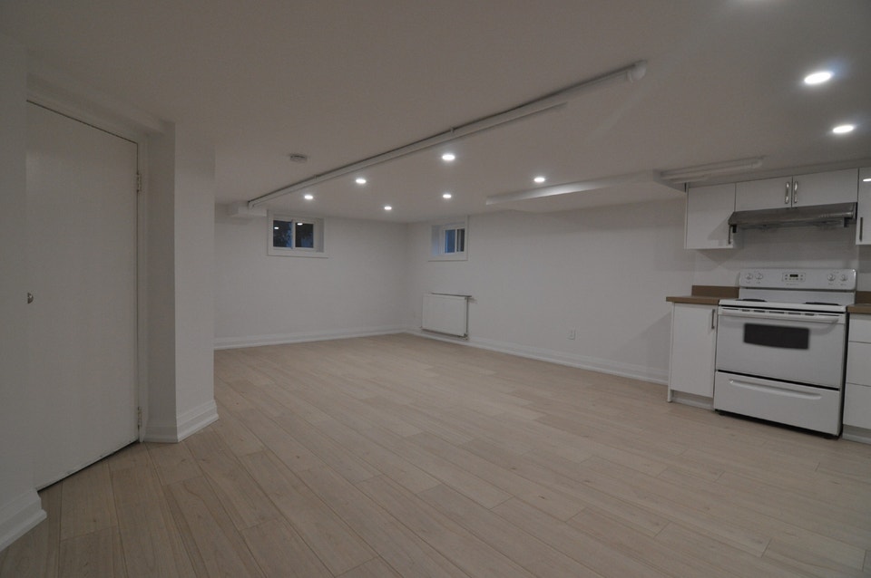 Spacious 2 Bedroom Basement Apartment - Toronto Beaches Area 2