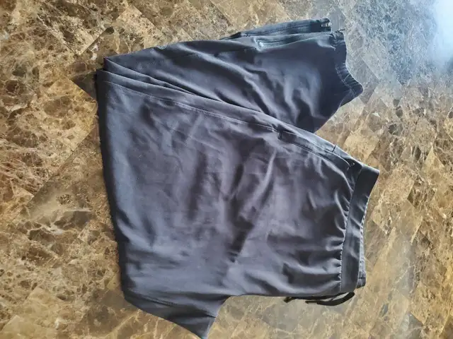 Men's    Sweatpants & Long Sleeve T'Shirts  in Men's in Mississauga / Peel Region - Image 3