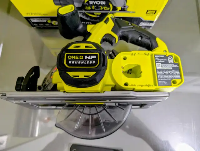 RYOBI PBLCS300B Cordless Circular Saw (Tool-Only) in Power Tools in Oakville / Halton Region - Image 3