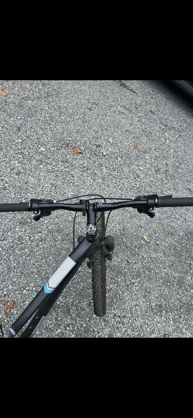 Diadora Mountain Bike, 21-Speed Mint shape!! in Mountain in Kingston - Image 8