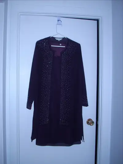 Très bel ensemble 2 pièces de soirée de marque Tradition, View more