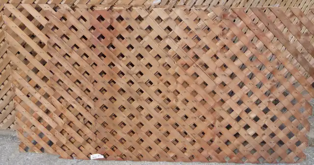 Treillis intimité brun en bois traité in Other in Québec City - Image 2