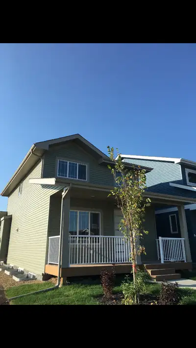 All Bills Included!!! 4 Bed 3 Bath Stylish Home in Stone Creek