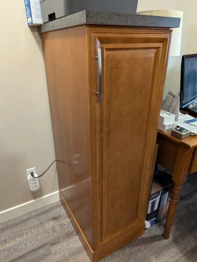 3 drawer hutch drawer unit and storage unit in Hutches & Display Cabinets in Calgary - Image 3