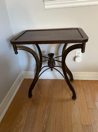Accent  table