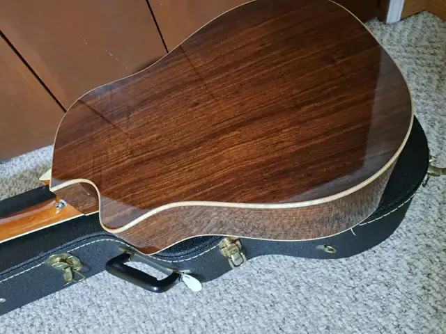 Larrivee DV-09 Acoustic Electric Cutaway Guitar in Guitars in Thunder Bay - Image 8