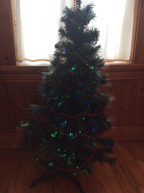 Sapin de Noël artificiel dans Fêtes et événements  à Granby - Image 2