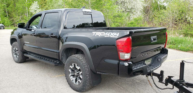 Toyota Tacoma TRD off road 2017 and inclosed trailer in Cars & Trucks in Ottawa