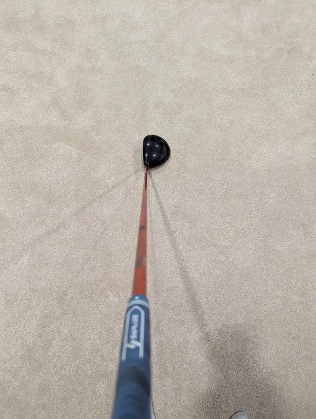 Srixon Z765 driver. Right handed, 9.5° X-Stiff. Mint. 100$ in Golf in Winnipeg - Image 3