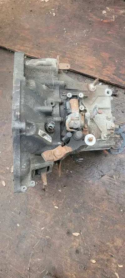 Selling a used k20z3 transmission from a car I'm parting out. Unsure of km on the transmission as it...