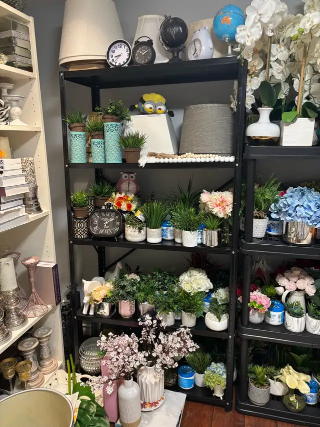 Home Staging Inventory Clearout in Home Décor & Accents in Markham / York Region - Image 8