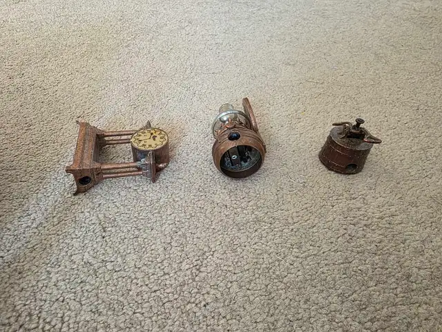 Vintage Miniature Die-Cast Pencil Sharpeners,  in Arts & Collectibles in Saskatoon - Image 3