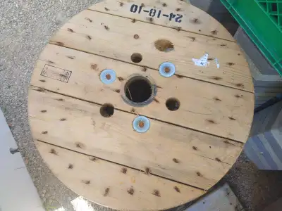 WIRE SPOOL LIKE NEW, View more