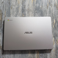ASUS Chromebook C523 15.6-inch Touch Screen 64gb card
