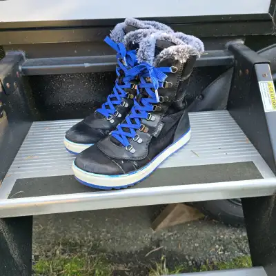 Aquatherm Boots by Santana Canada Women's size 9M, View more