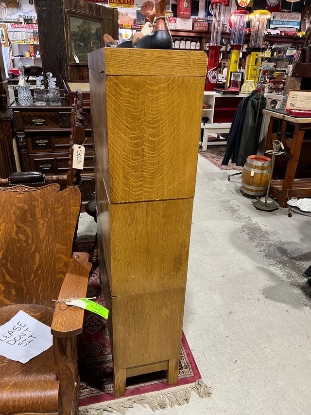 Solid oak barrister bookcase  in Bookcases & Shelving Units in Edmonton - Image 2