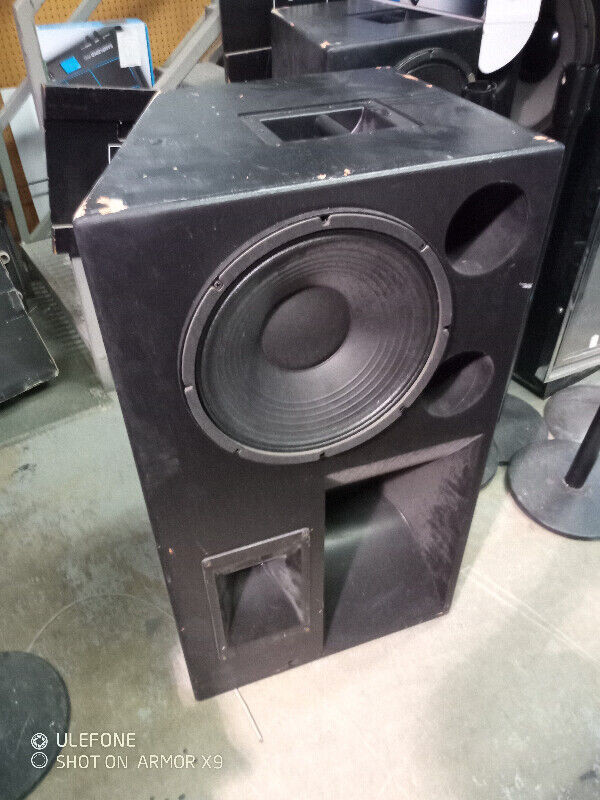 EAW DH6915 Cinema Type Speakers - Pro Quality in Speakers in Oshawa / Durham Region