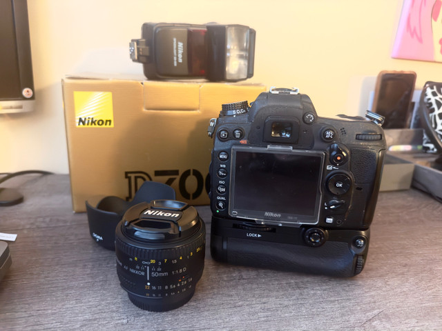 Nikon D7000 with many extras (18k actuations) in Cameras & Camcorders in Saint John - Image 2