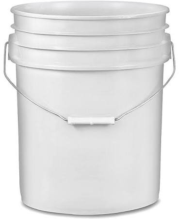 pail 5 gallon 20 litre white in Other in Edmonton