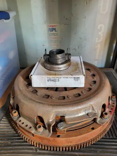 I am selling a used Southbend clutch for Dodge 6spd manual transmission