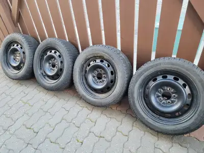 For sale is a set of (4) used 205/55r16 Michelin x-ice tires (made in Germany) mounted and balanced...
