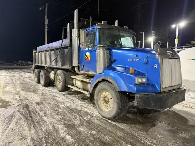 I have a 2001 Western Star dump truck for sale, the truck has a cat 3406E engine with a very tight 1...