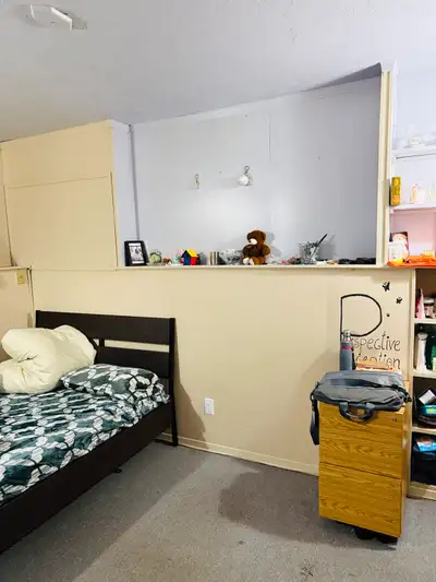 Accomodation available* Room is available for a couple or girls in sharing $400 or private basis in...
