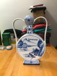 Chinese Blue White Porcelain Scenic  Theme Flask Shape Vase