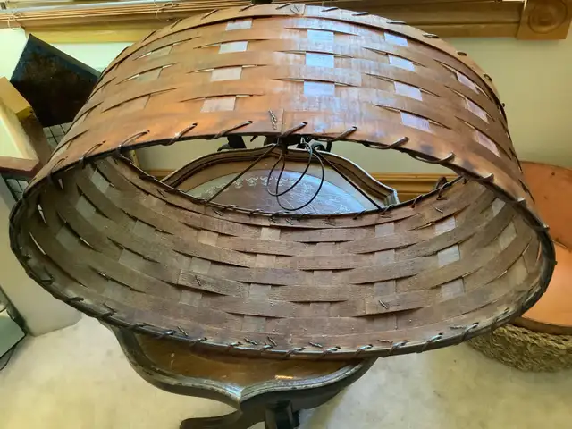 MCM Woven Split Oak Shade w Whip Stretch Trim Cyprus Knee Finial in Home Décor & Accents in Belleville - Image 9