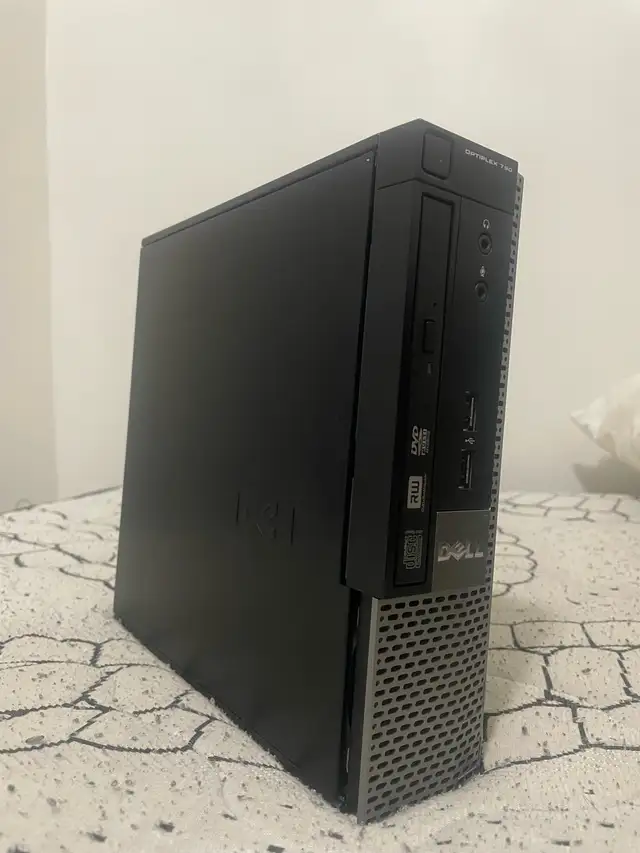 Dell Optiplex 790 - Great for Students in Desktop Computers in City of Toronto - Image 3