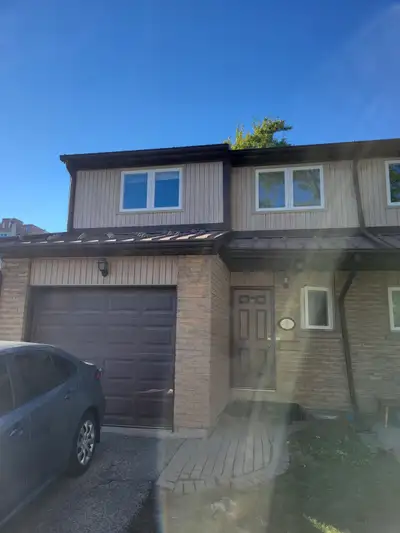 Room for rent available Immediately -Room for rent available Immediately -In a townhouse near Meadow...