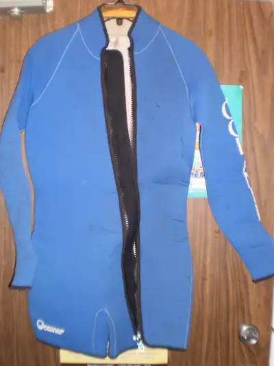 Men's Oceaner Dive Wetsuit, 1 piece size M/M 7mm sizing info here ... https://oceaner.com/sizing/wet...
