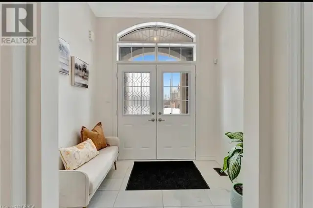House 3,600 SQ ft