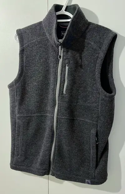 L.L. Bean outerwear vest. Size medium. 63% polyester, 26% wool, 11% nylon.