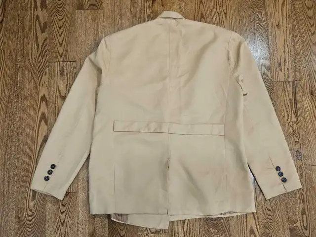 Tan Blazer Wrap Style Men's Large in Men's in City of Toronto - Image 5