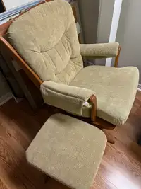 Glider rocking chair 