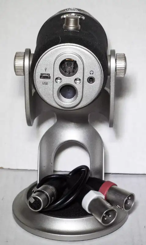 Blue Yeti Pro Studio - XLR and USB Condenser Microphone in Pro Audio & Recording Equipment in Markham / York Region - Image 10