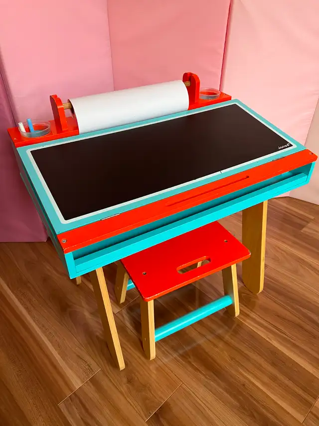Janod Art / Work Desk & Stool Set in Desks in City of Toronto - Image 6