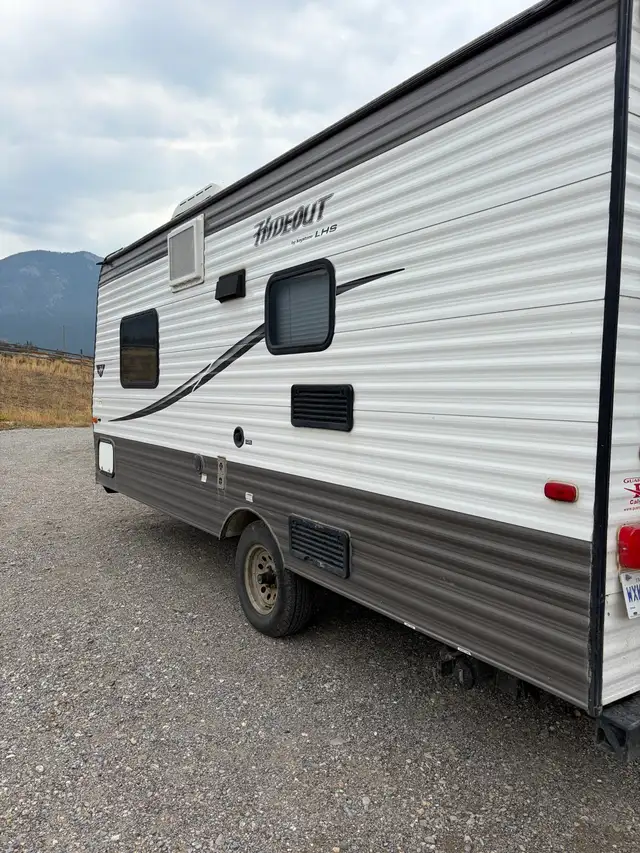 2015 Keystone Hideout 17ft in Travel Trailers & Campers in Cranbrook - Image 5