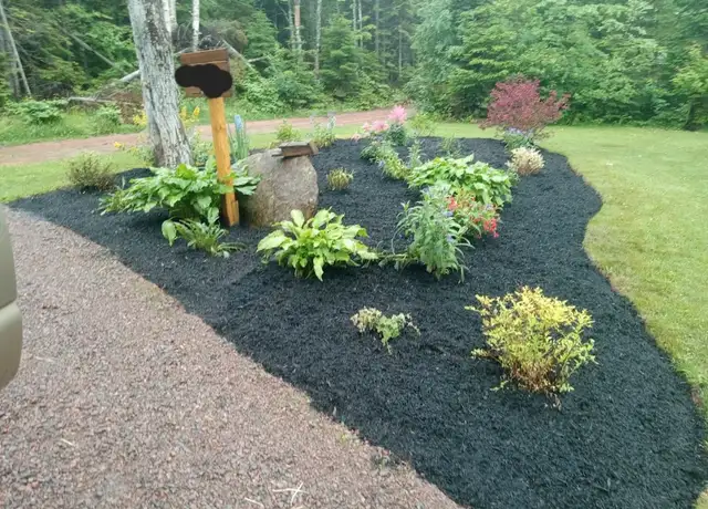 Landscaping&Spring cleanups in Lawn, Tree Maintenance & Eavestrough in Charlottetown - Image 3