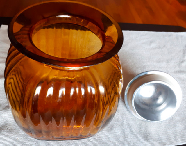 Vintage Artland Amber Glass Jar with pewter lid in Arts & Collectibles in Sarnia - Image 4