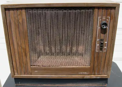 CHAUFFERETTE PORTATIVE VINTAGE T. EATON PORTABLE HEATER c.1970, View more