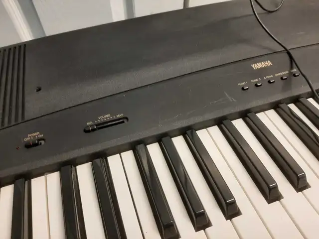 Yamaha YPP-45 Keyboard with power supply in Pianos & Keyboards in City of Montréal - Image 5