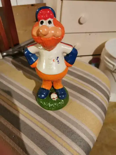 1 statue Youppi 1981 bintege de 10 pouce et 4 autre model, View more
