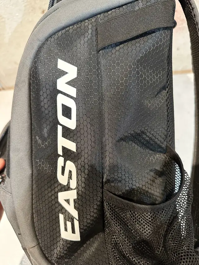 baseball bag  in Baseball & Softball in Guelph - Image 4
