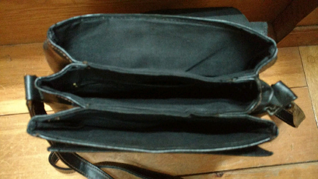 NEVER USED brand new leather purses, wallet & kids' wallets in Women's - Bags & Wallets in Oshawa / Durham Region - Image 4