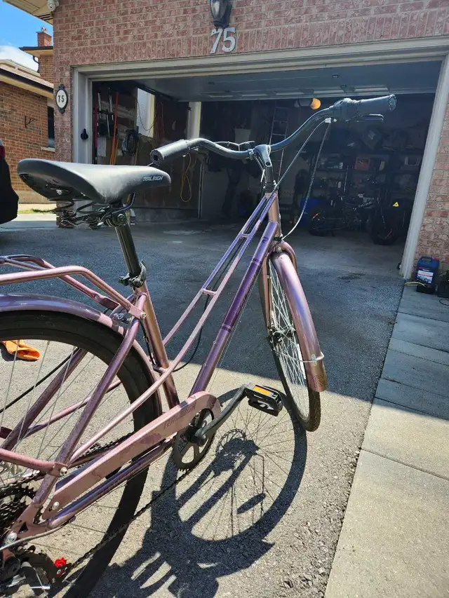 24 inch wheel City Bike in Road in Markham / York Region - Image 6
